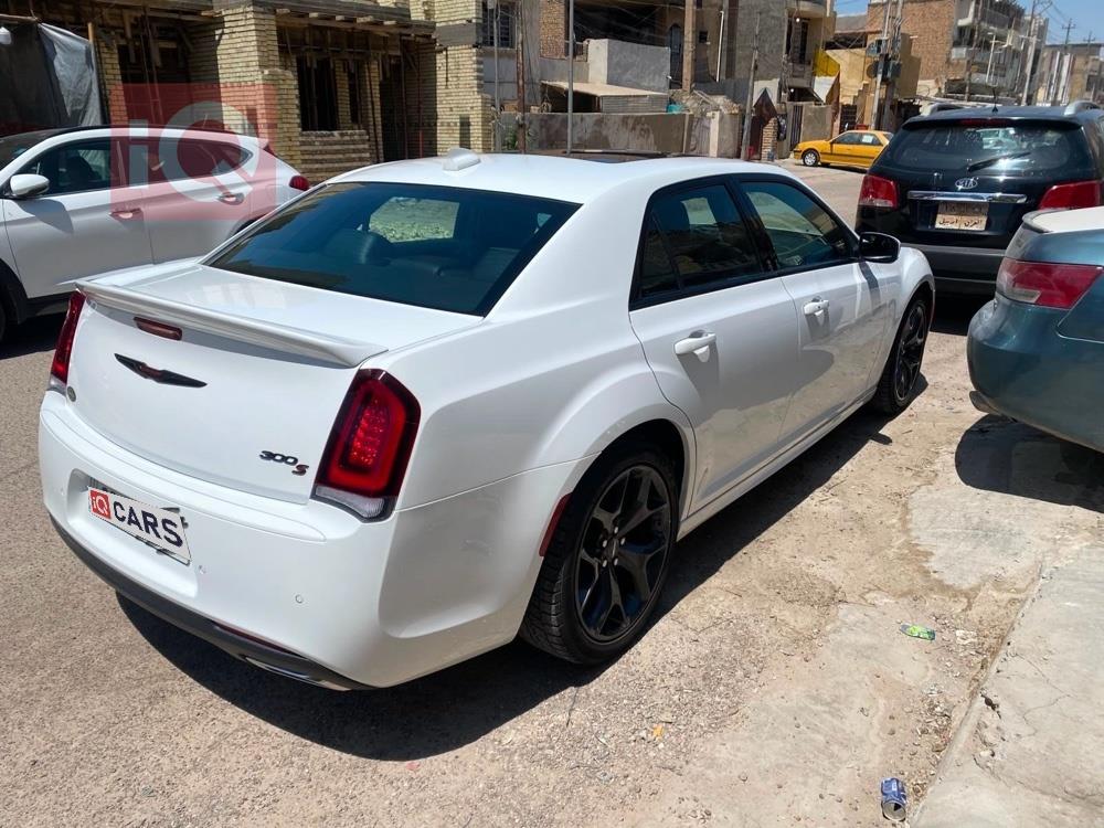 كرايسلر 300